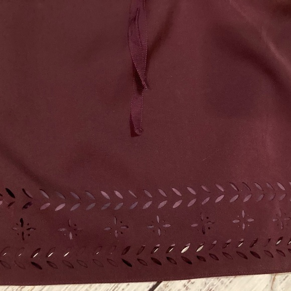 J Crew Womens Mini Skirt Cutout Detail Plum Color size 4 Elastic Waistband - Picture 2 of 9